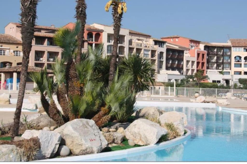 Proche St Tropez Refait A Neuf Bord De Et Piscine Appartement Cogolin