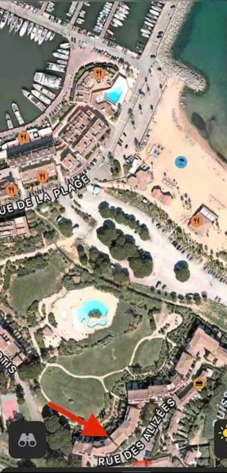 Proche St Tropez Refait A Neuf Bord De Et Piscine Apartment
