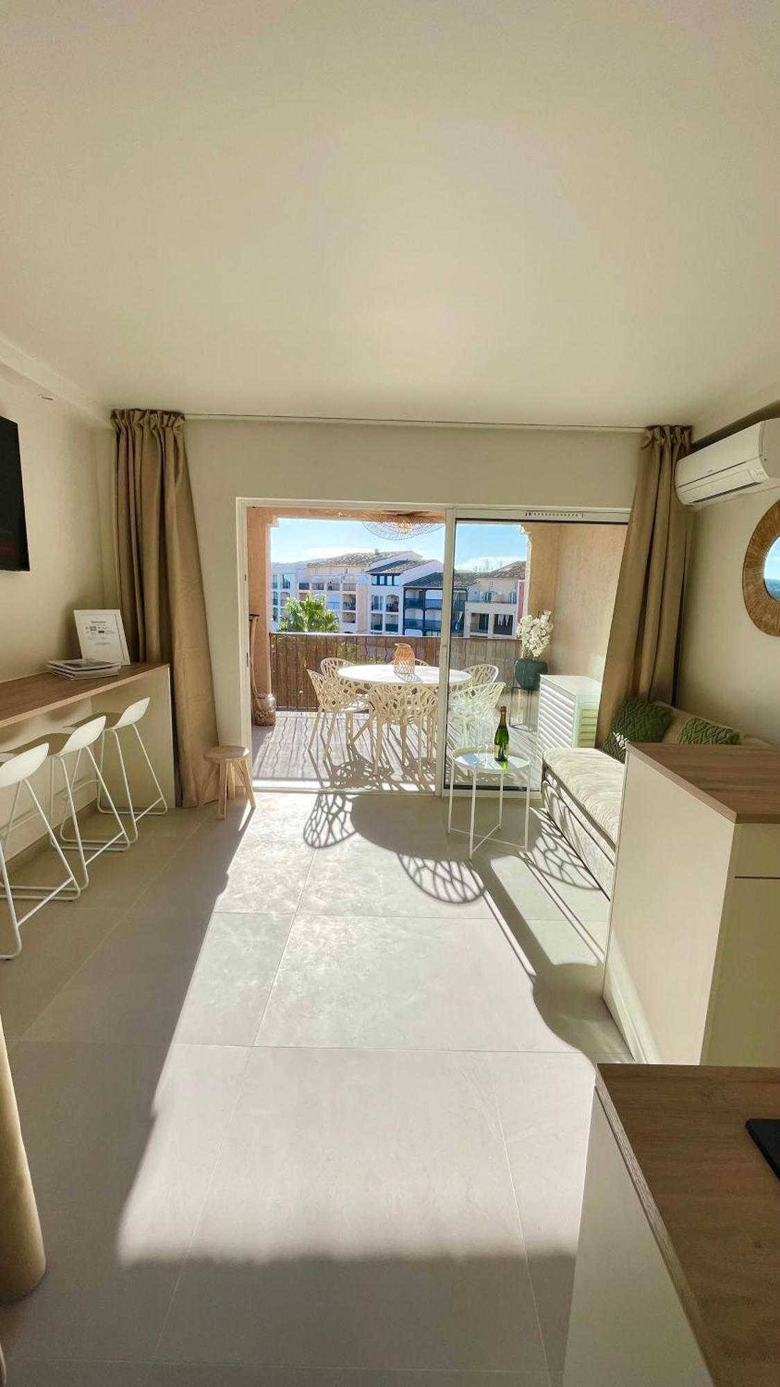 Apartment Proche St Tropez Refait A Neuf Bord De Et Piscine *