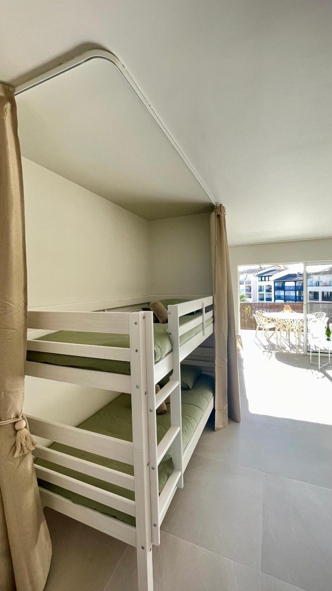 Appartement Proche St Tropez Refait A Neuf Bord De Et Piscine Cogolin